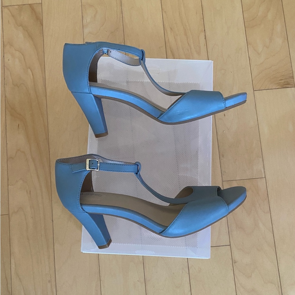 Giani Bernini Leather Light Blue T-Strap Heels - Picture 3 of 10